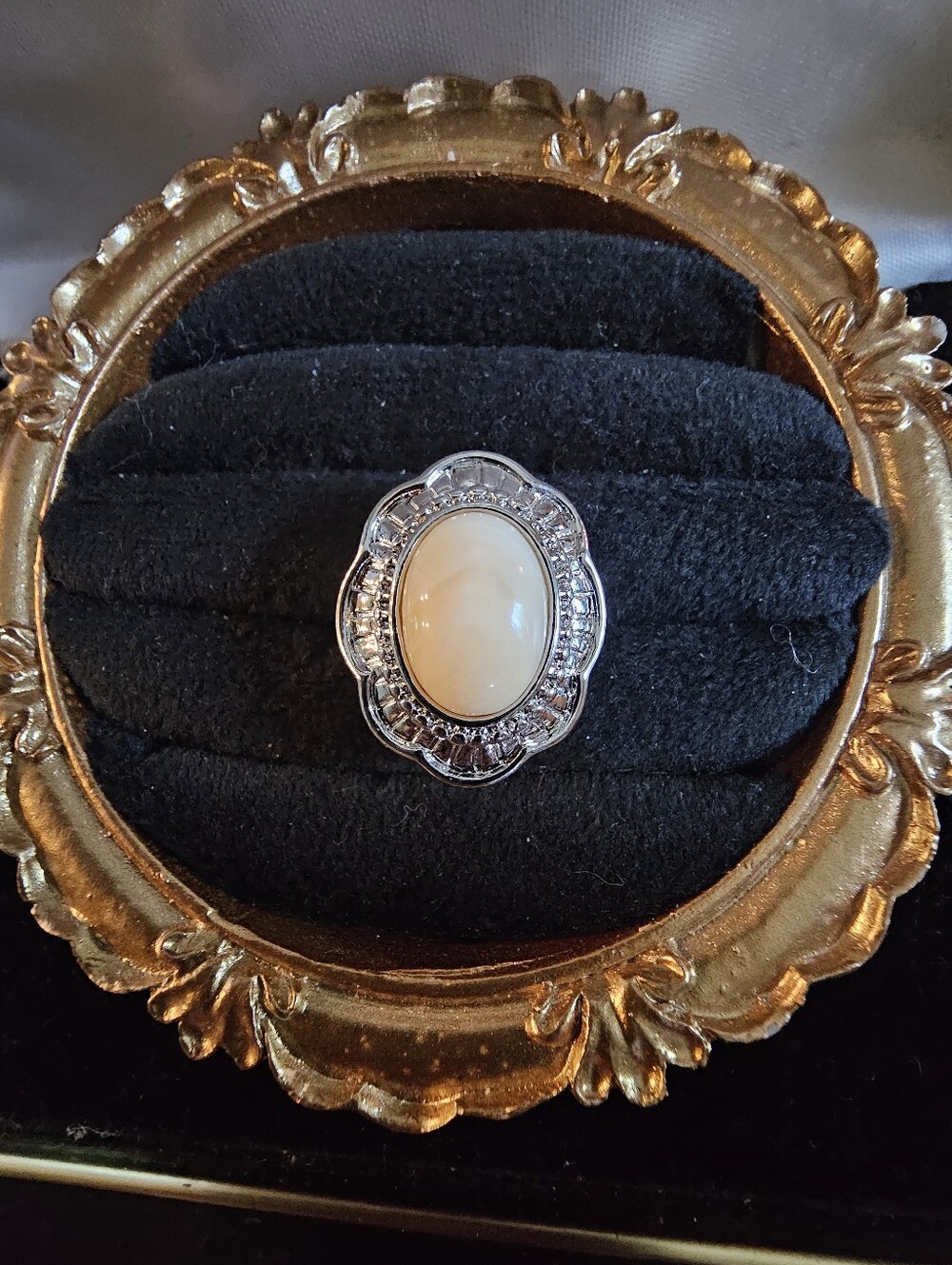 Vintage Avon Ring Size 8